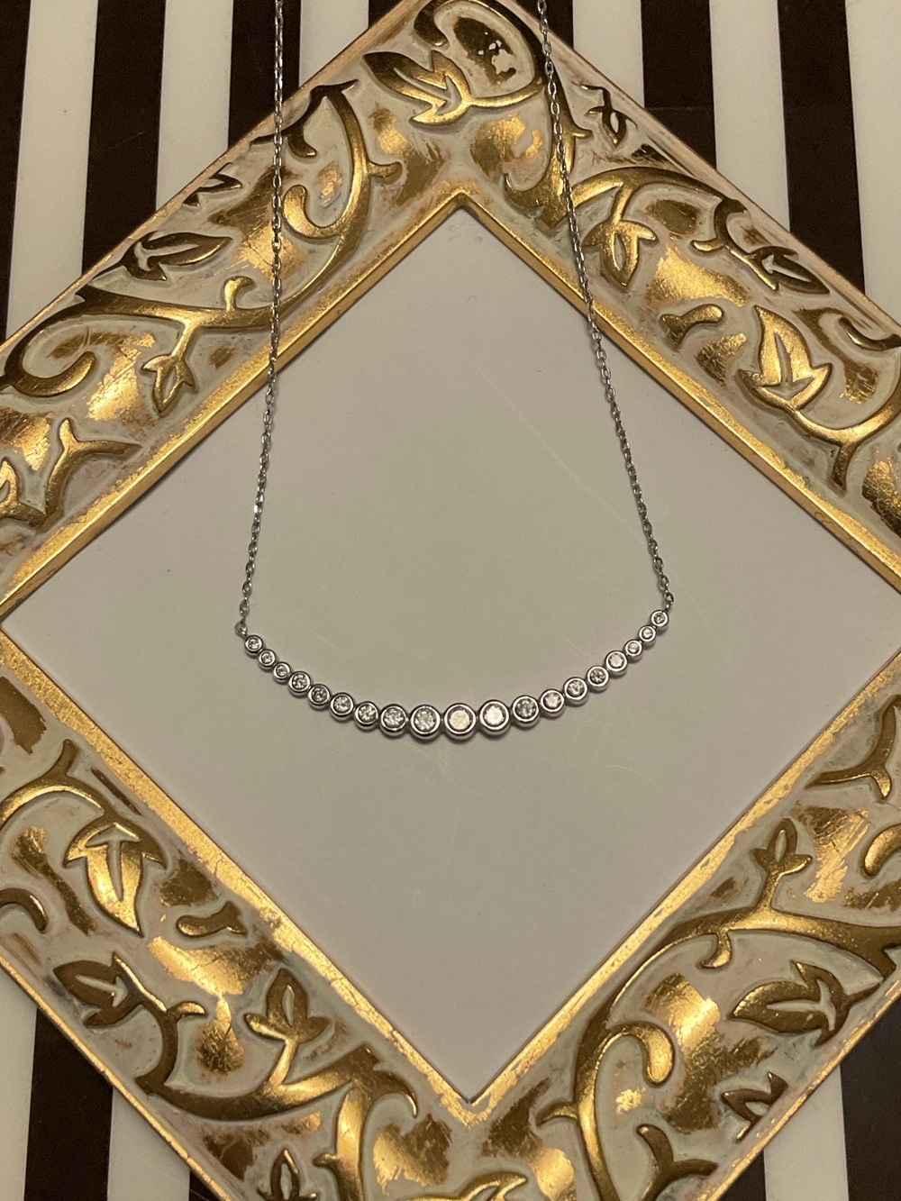 Henri Bendel Large Stone Graduated Bezel Swarovski Crystal Necklace Silvertone
